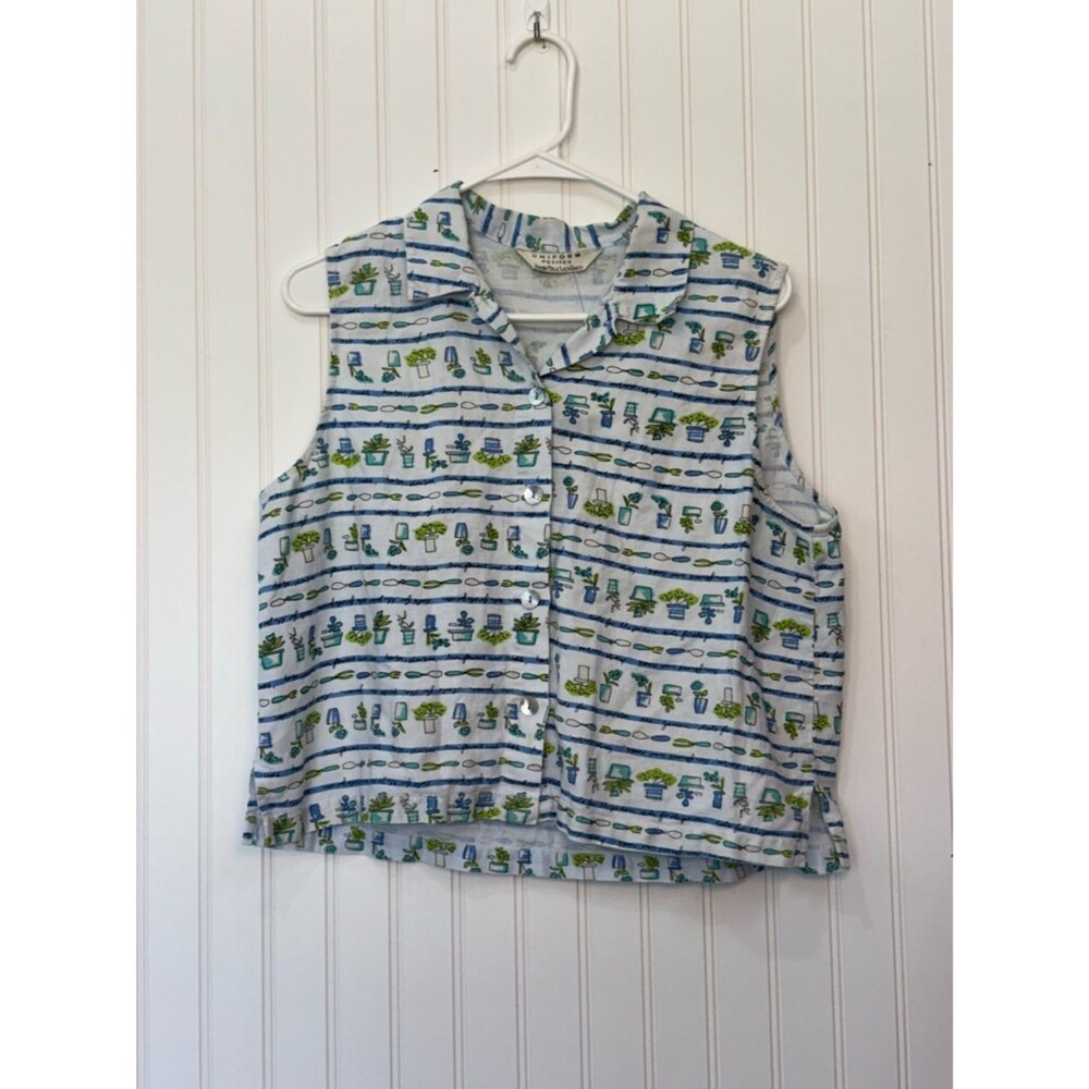 JohnPaulRichard vintage Sleeveless Button-Front Top with Plant Motif